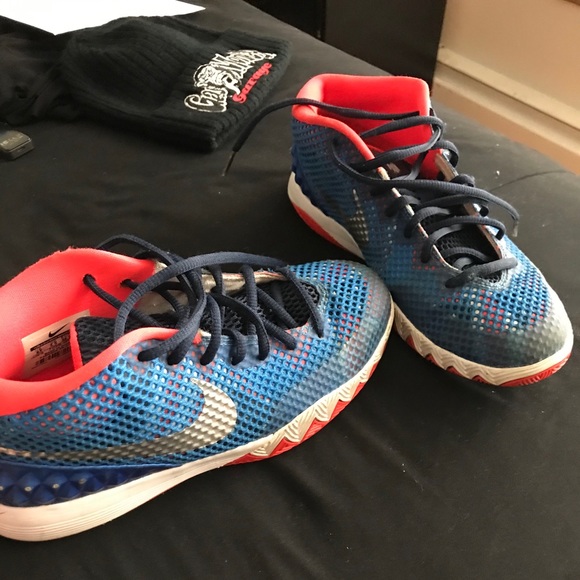 Nike Kyrie 1 “Independence Day” - Picture 2 of 5
